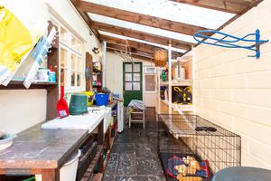 Pond Cottage - Lean To- click for photo gallery